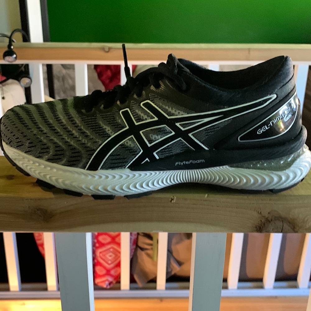 New Gel-Nimbus 22 ASICS. Worn once in perfect condition.